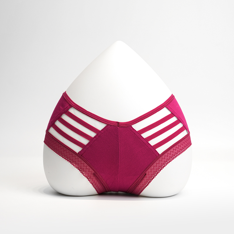 De sexy glijdt van de vrouw